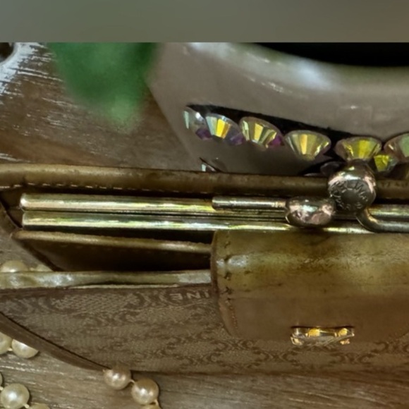 Celine Kisslock Compact Wallet, Vintage - Picture 15 of 16